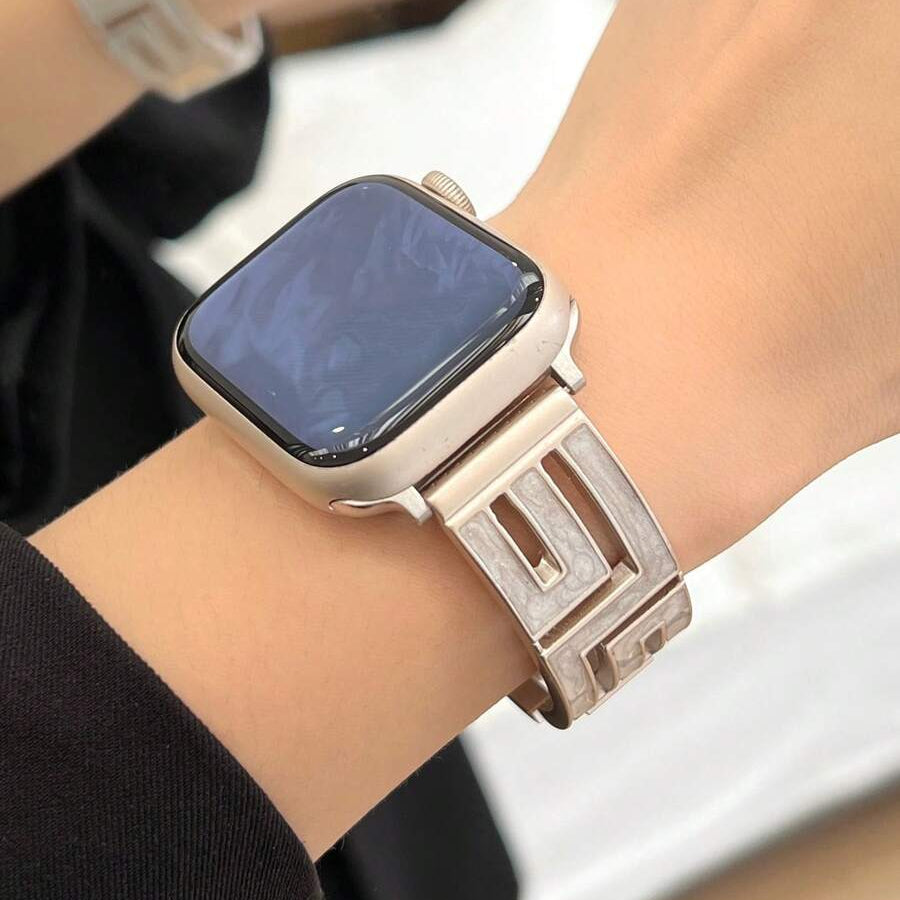 Minimalist Pearl Gold Metal Apple Watch Band